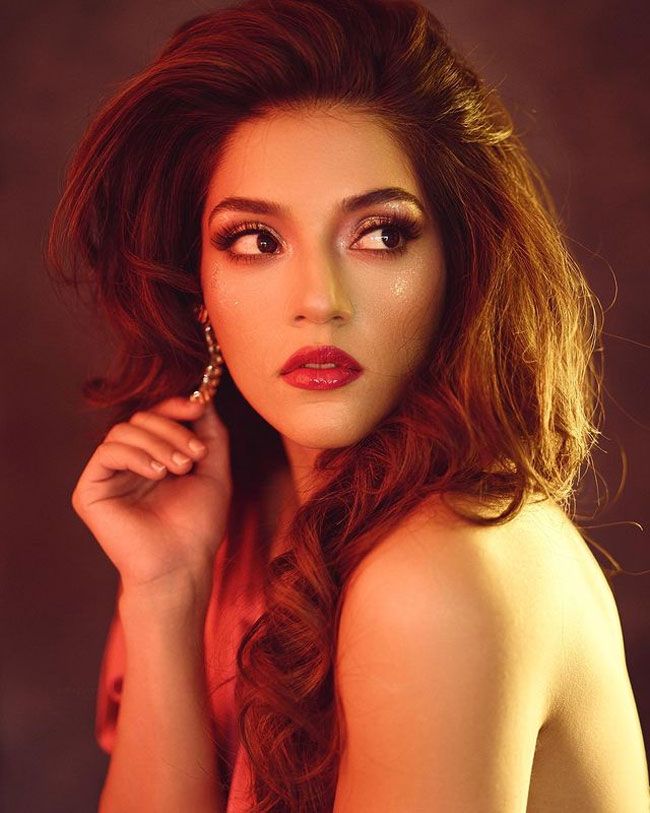 Staggering Poses Of Mehreen